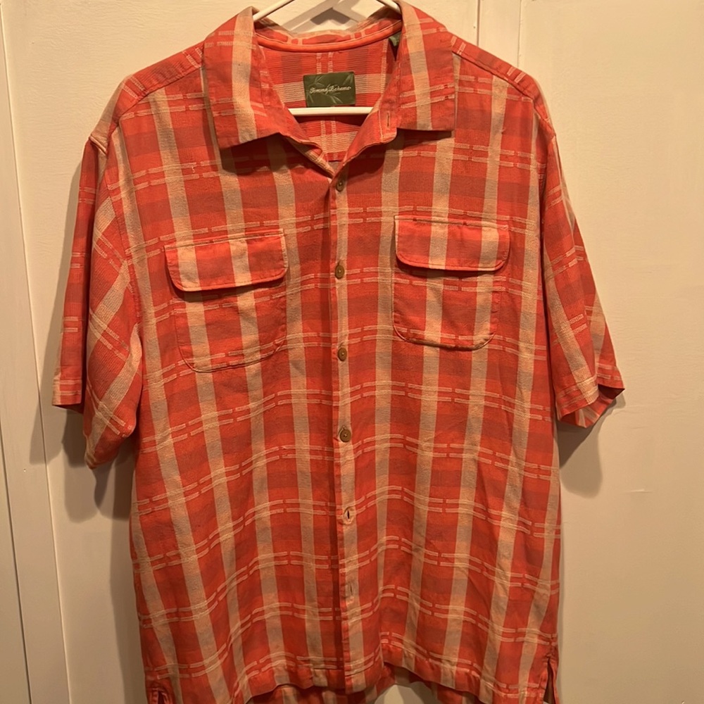 Mens Tommy Bahama salmon color plaid shirt. Large.